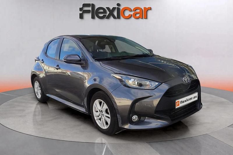 Gris Usado 2024 Toyota Yaris Edition Berlina | 16.990 € (Buen precio) - Imagen 1/4