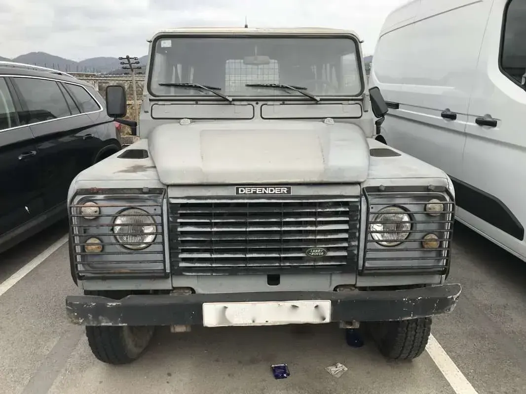 Usado Land Rover Defender 111 CV (81 kW) 1992 Azul SUV