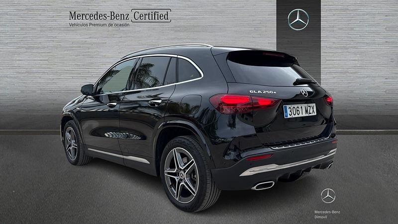 Usado Mercedes GLA250 AMG line 218 CV (160 kW) 2025 Negro cosmos SUV