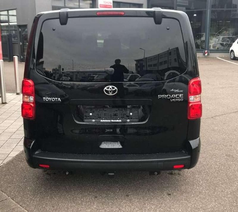 Usado Toyota Proace Luxury 177 CV (130 kW) 2024 Negro Monovolumen