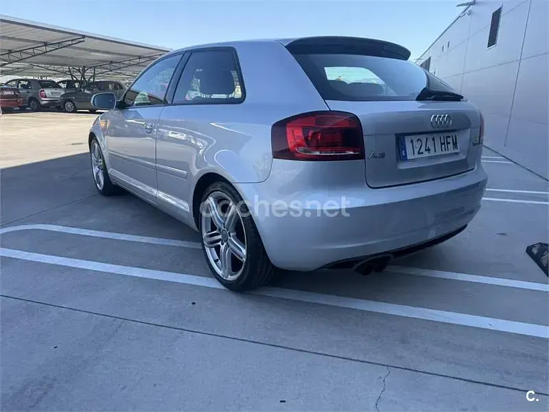 Usado Audi A3 Ambition 160 CV (117 kW) 2011 Gris / plata Utilitario