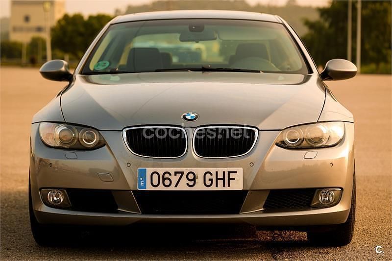 Gris / plata Usado 2008 BMW 320 Coupe | 11.200 € (Precio justo) - Imagen 1/4