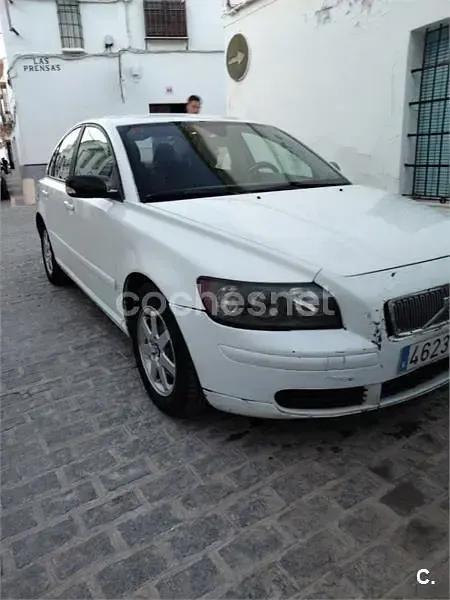 Usado Volvo S40 Kinetic 110 CV (80 kW) 2005 Blanco Berlina