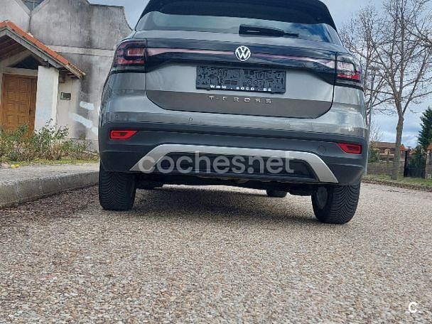 Usado VW T-Cross Edition 95 CV (69 kW) 2020 Gris / plata SUV