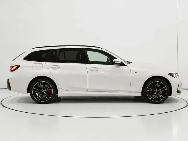 Usado BMW 330e Comfort Edition 292 CV (214 kW) 2025 Blanco Familiar