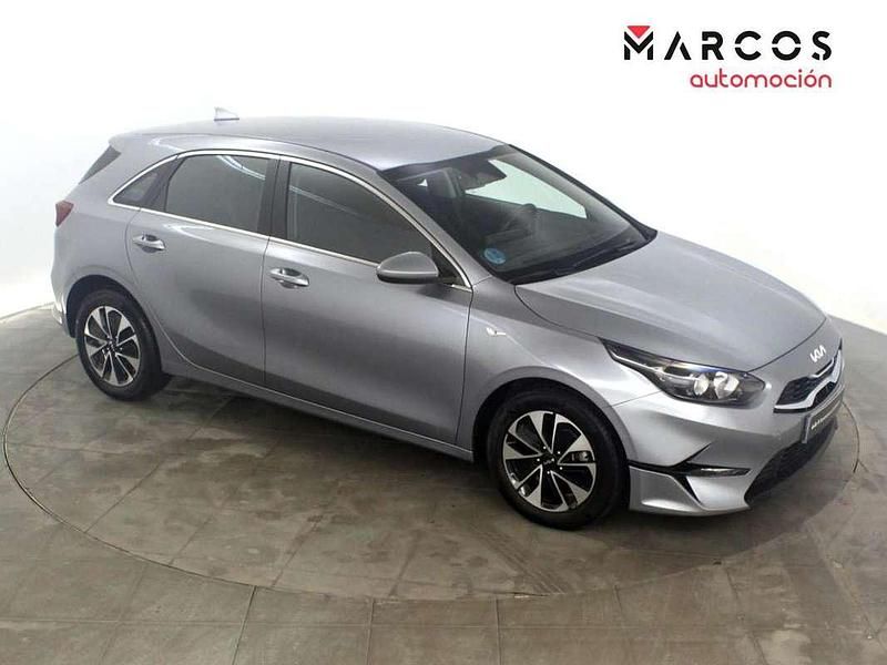 Usado Kia Ceed 101 CV (74 kW) 2025 Plateado Utilitario