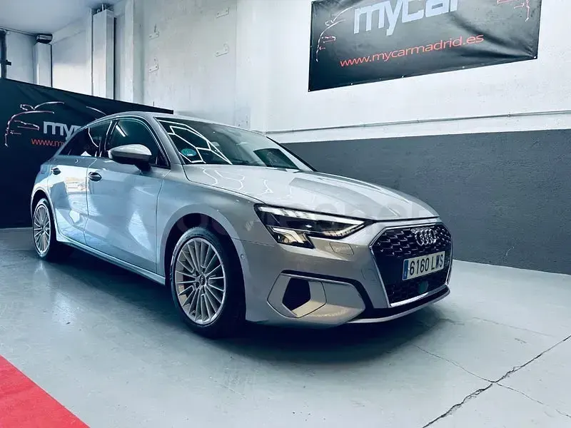Usado Audi A3 Advanced Plus 116 CV (85 kW) 2022 Gris / plata Berlina