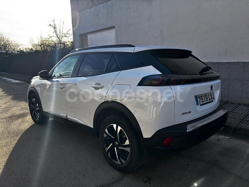 Usado Peugeot 2008 Allure 110 CV (80 kW) 2022 Blanco SUV