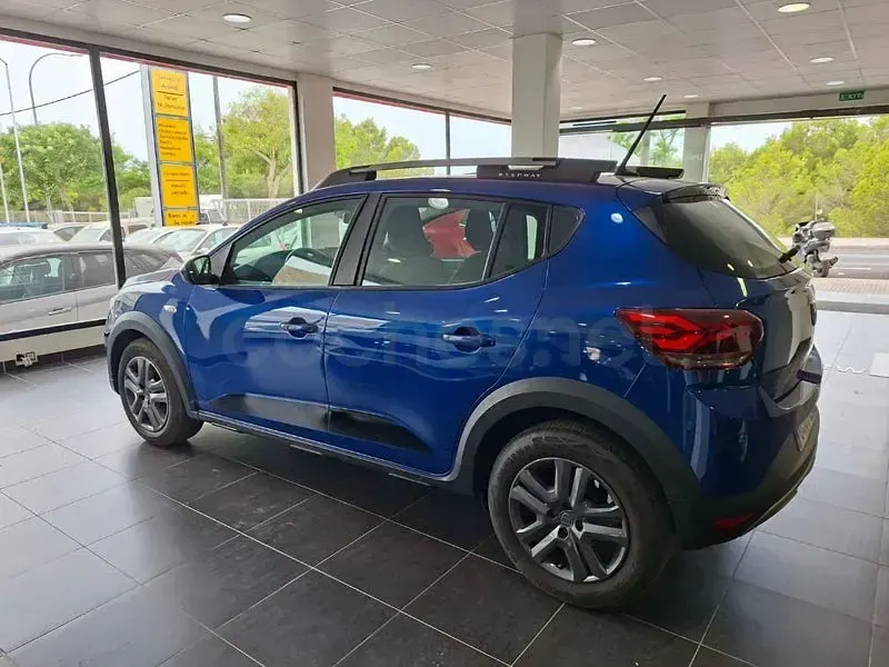 Usado Dacia Sandero Comfort 91 CV (66 kW) 2021 Azul Berlina