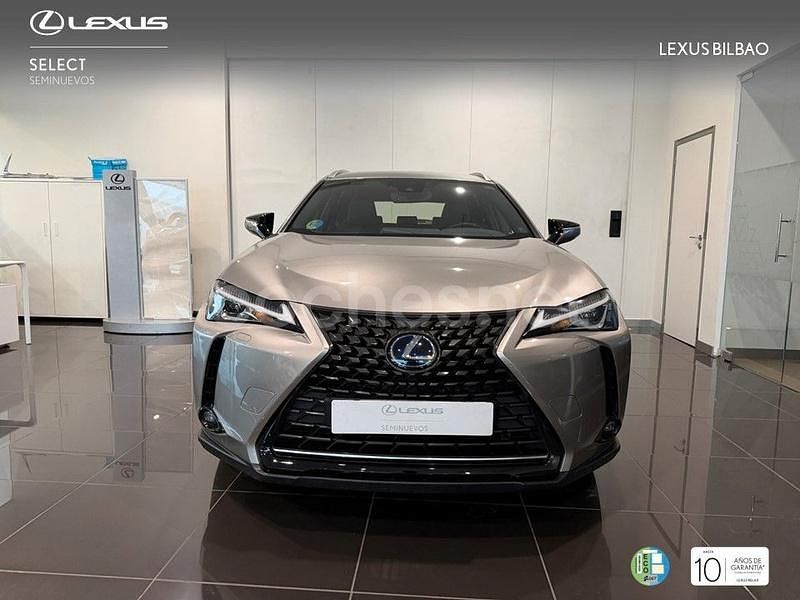 Usado Lexus UX Business Edition 184 CV (135 kW) 2021 Gris / plata SUV