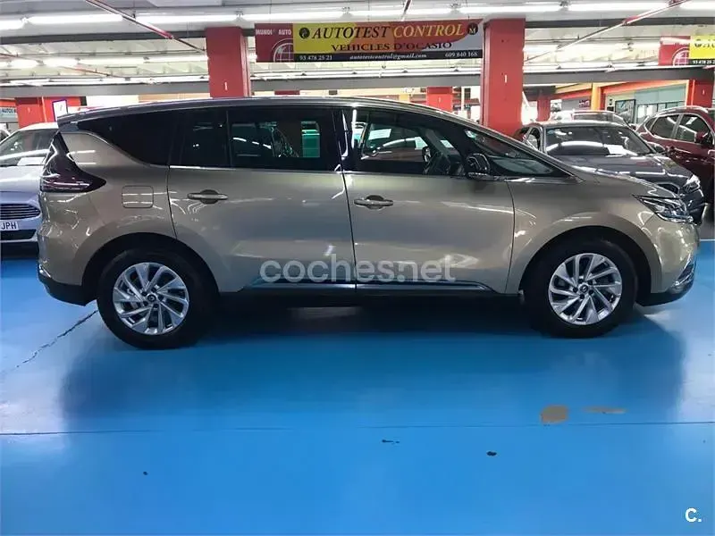 Usado Renault Espace Zen 160 CV (117 kW) 2016 Gris / plata Monovolumen