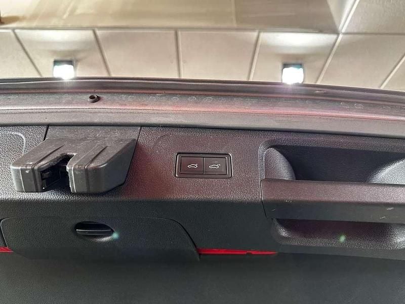 Plateado Usado 2020 VW Passat GTE Familiar | 19.850 € (Precio justo) - Imagen 1/4