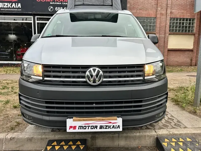 Usado VW Multivan 102 CV (75 kW) 2018 Gris / plata Monovolumen