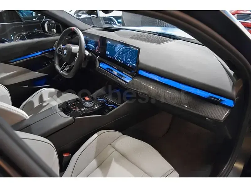 Usado BMW M5 Comfort Edition 727 CV (534 kW) 2025 Gris / plata Berlina