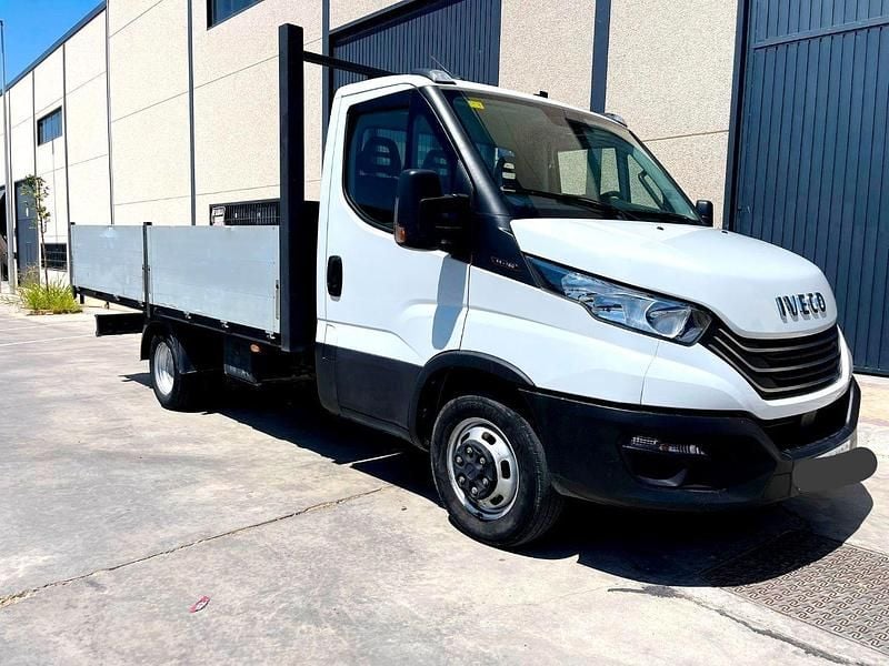 Usado Iveco Daily 156 CV (114 kW) 2024 Blanco
