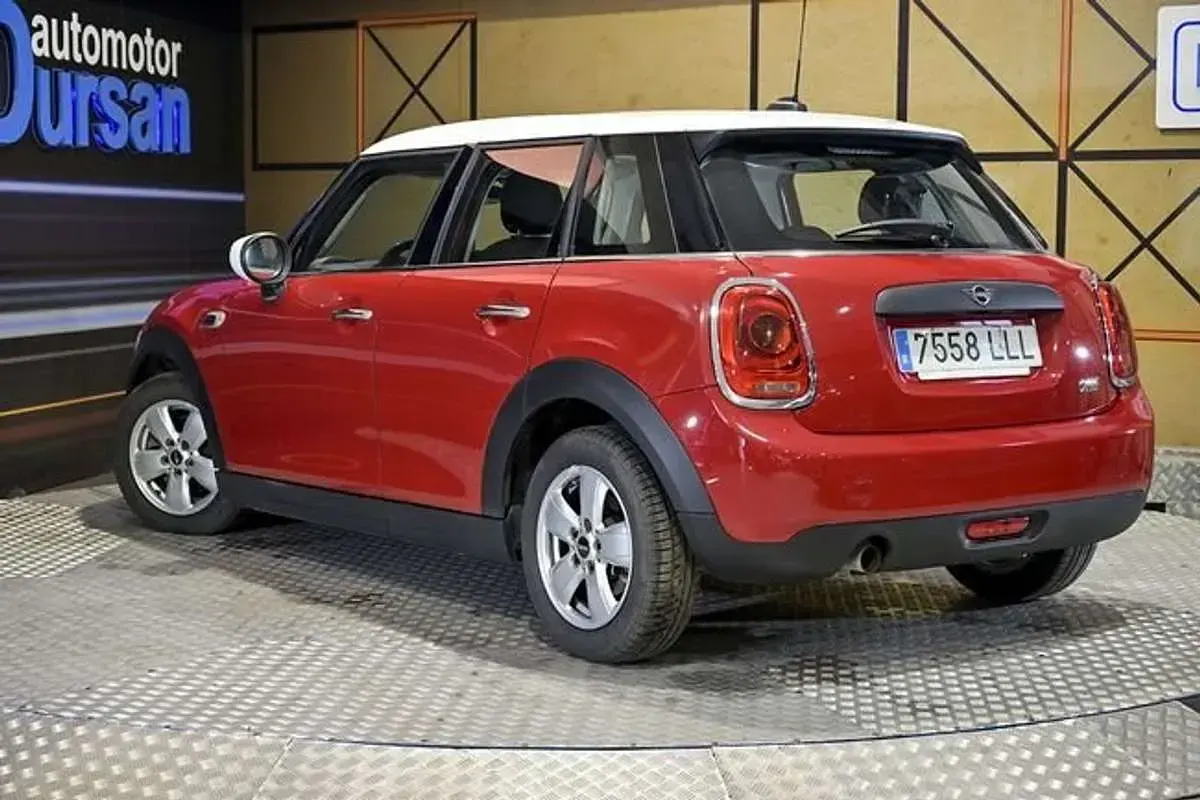 Usado Mini Cooper 103 CV (75 kW) 2020 Rojo Utilitario