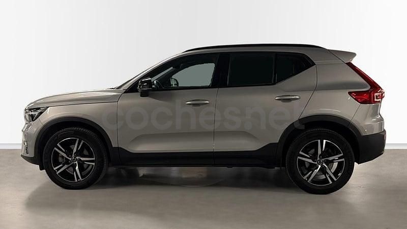 Usado Volvo XC40 Plus 163 CV (119 kW) 2025 Gris / plata SUV