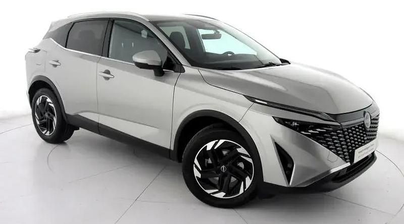 Usado Nissan Qashqai N-Connecta 140 CV (102 kW) 2025 Plata diamante SUV