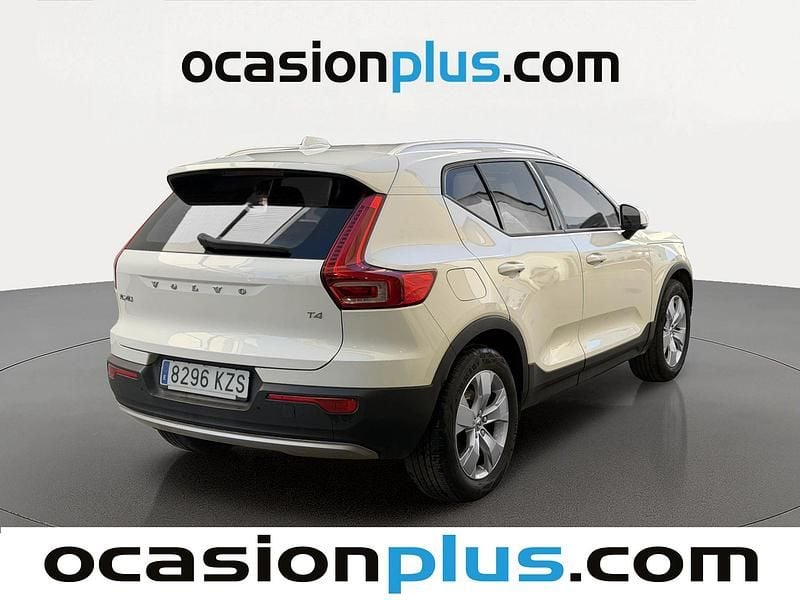 Usado Volvo XC40 Momentum 190 CV (139 kW) 2019 Blanco SUV