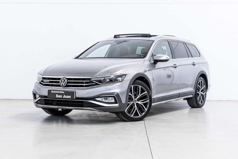 Usado VW Passat Alltrack 200 CV (147 kW) 2021 Plateado Familiar