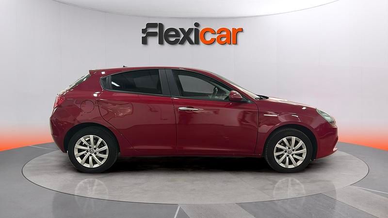 Usado Alfa Romeo Giulietta 120 CV (88 kW) 2017 Rojo Utilitario