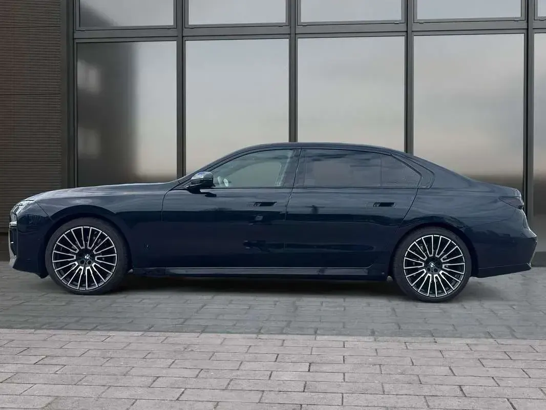 Usado BMW 740 M Sport 286 CV (210 kW) 2025 Negro Berlina