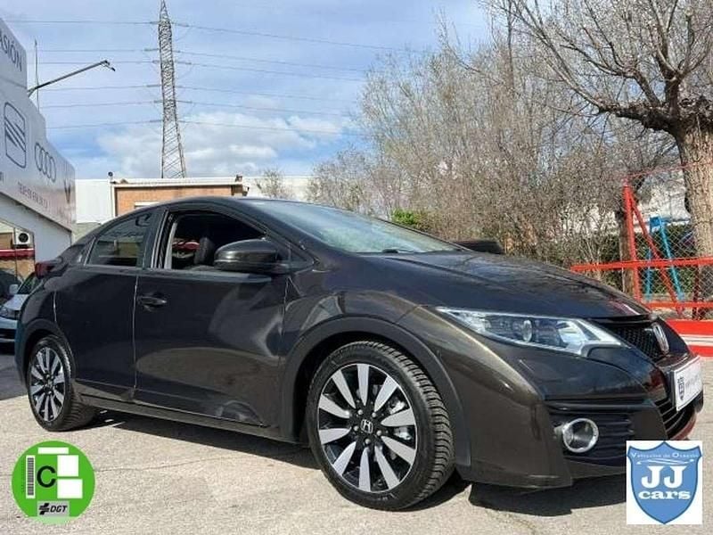Usado Honda Civic Elegance 100 CV (73 kW) 2015 Marrón Utilitario