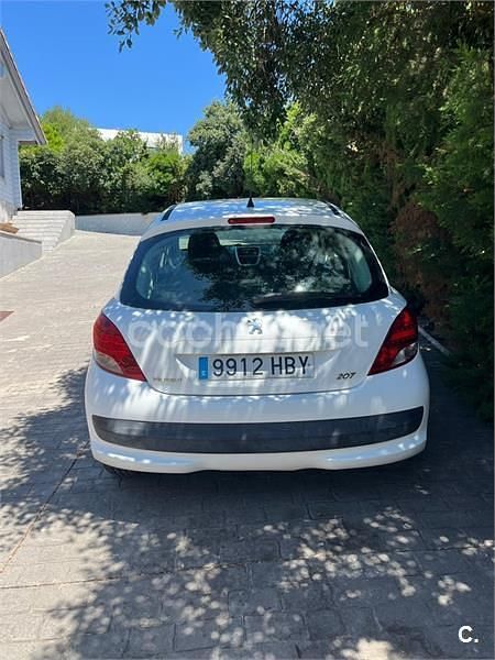 Usado Peugeot 207 90 CV (66 kW) 2011 Blanco Berlina