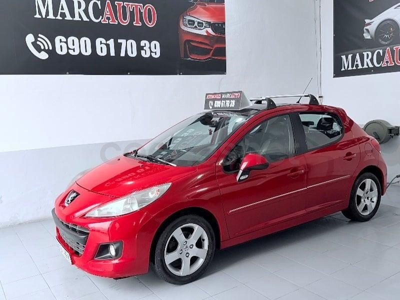 Usado Peugeot 207 Active 92 CV (67 kW) 2012 Rojo Berlina