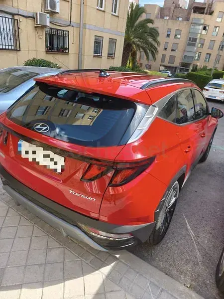 Usado Hyundai Tucson 150 CV (110 kW) 2023 Rojo SUV