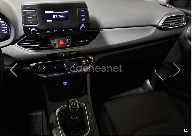 Usado Hyundai i30 110 CV (80 kW) 2022 Blanco Berlina