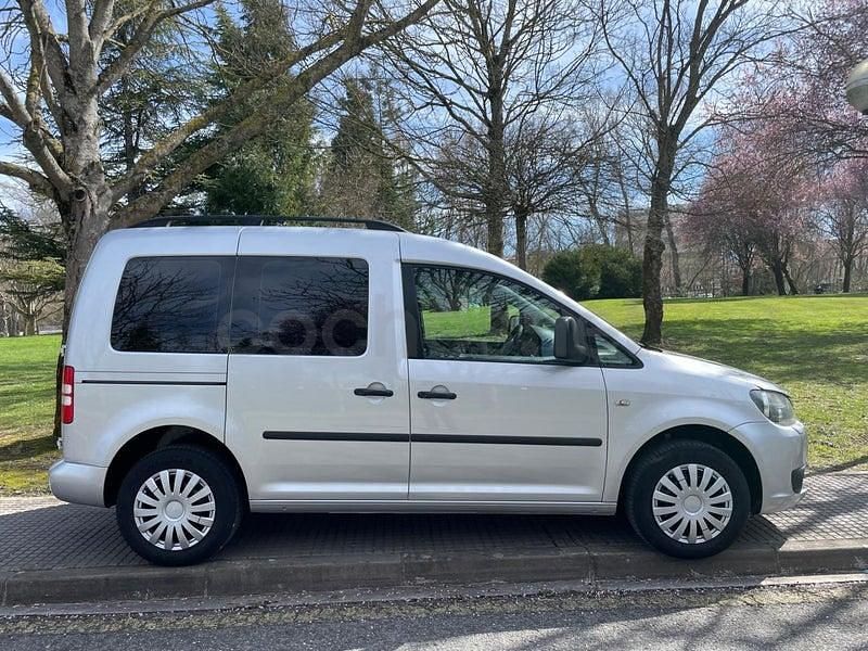 Usado VW Caddy Comfortline 102 CV (75 kW) 2011 Gris / plata Monovolumen