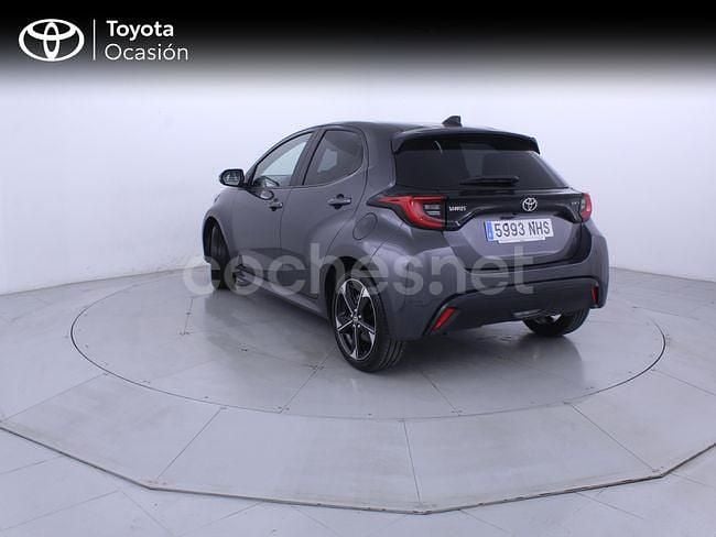 Nuevo Toyota Yaris Hybrid Style 116 CV (85 kW) 2025 Gris / plata Berlina