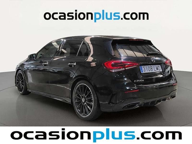 Usado Mercedes A200 150 CV (110 kW) 2021 Negro Utilitario
