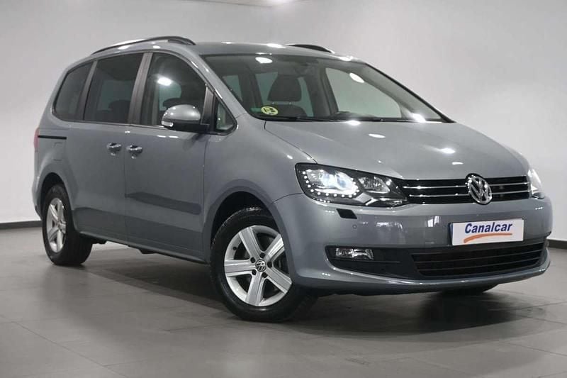 Usado VW Sharan Advance 140 CV (102 kW) 2014 Gris Monovolumen