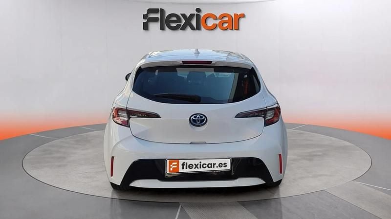 Usado Toyota Corolla Active 122 CV (89 kW) 2021 Blanco Berlina