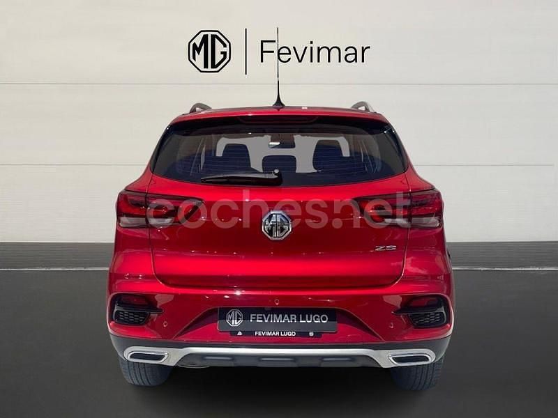 Usado MG ZS Luxury 106 CV (77 kW) 2024 Rojo Berlina