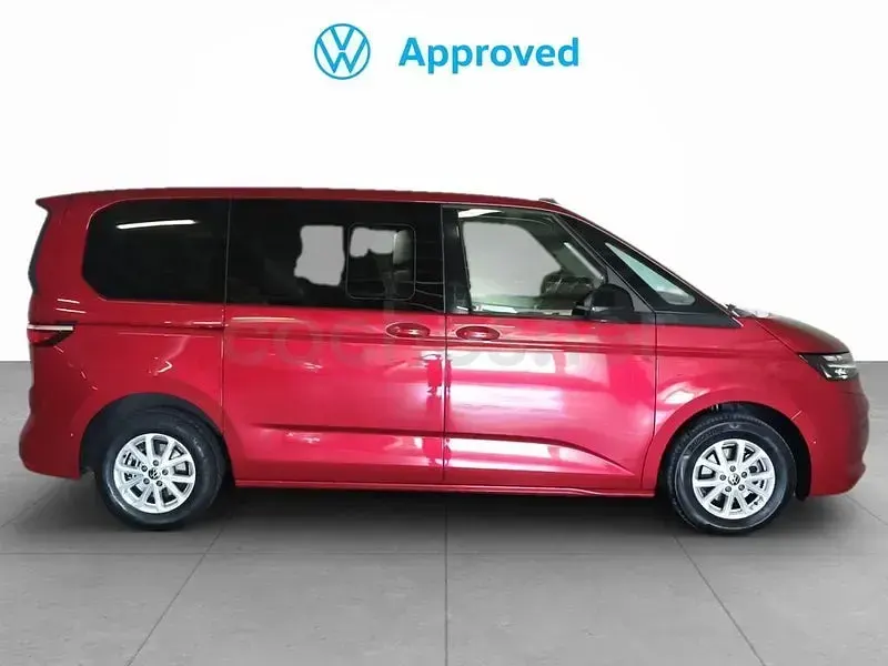 Usado VW Multivan 150 CV (110 kW) 2024 Rojo Monovolumen