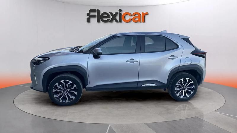 Usado Toyota Yaris Hybrid Active 116 CV (85 kW) 2024 Gris
