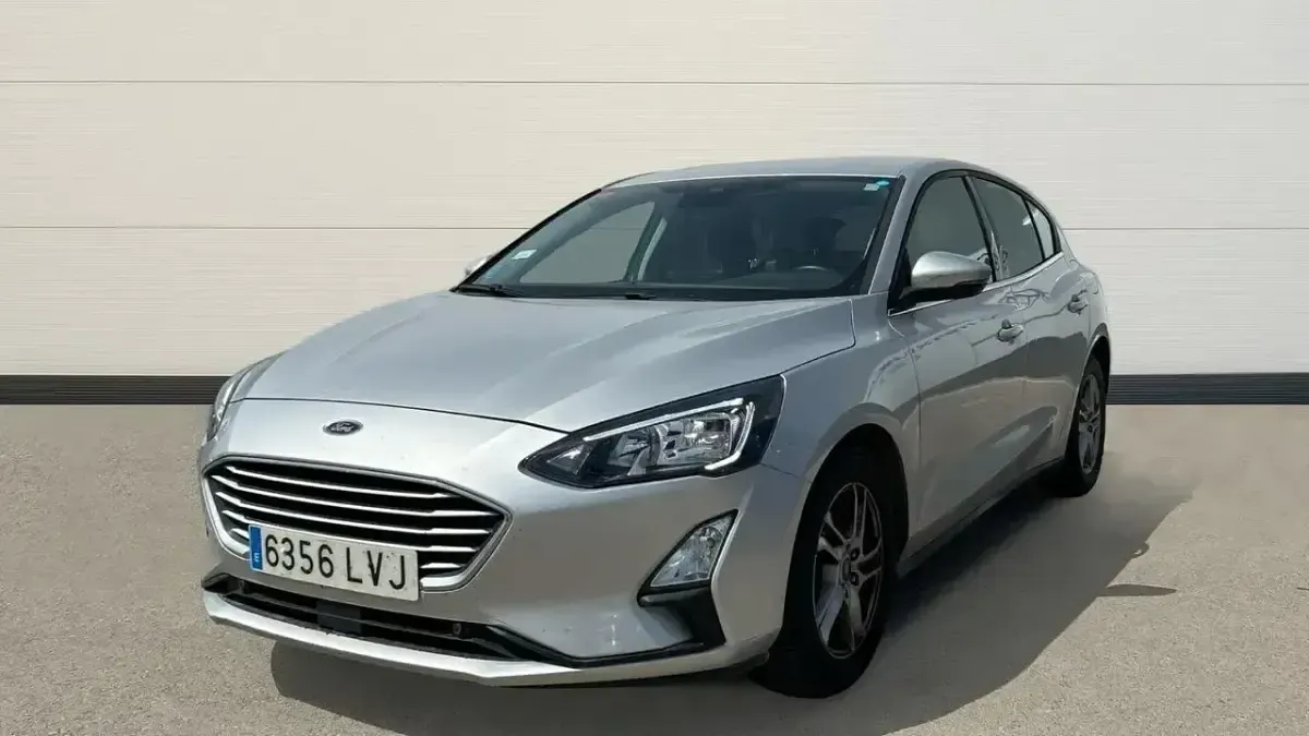 Usado Ford Focus Trend+ 125 HP (91 kW) 2021 Cinzento