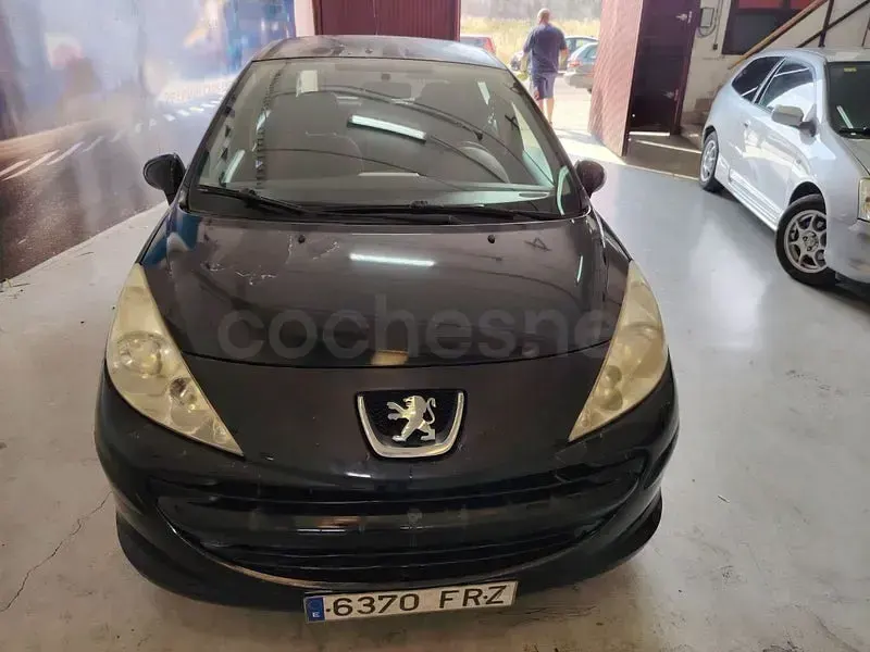 Usado Peugeot 207 90 CV (66 kW) 2007 Negro Berlina