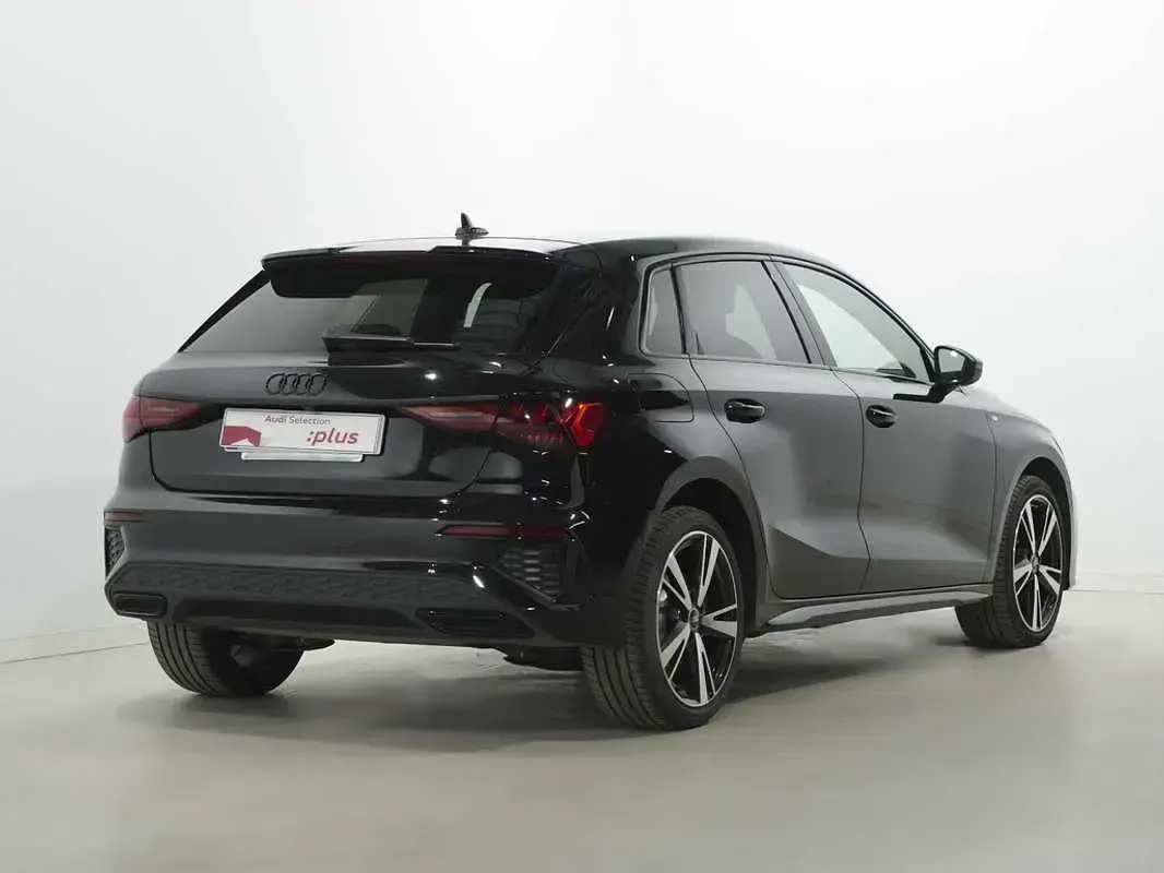 Usado Audi A3 Sportback e-tron Competition 150 CV (110 kW) 2022 Negro Utilitario