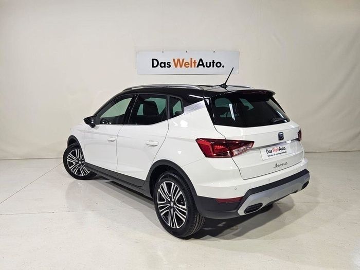 Blanco Nuevo 2025 Seat Arona Xperience SUV | 23.450 € - Imagen 1/4