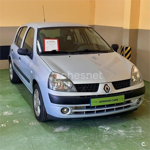 Usado Renault Clio II Authentique 80 CV (58 kW) 2003 Gris / plata Berlina