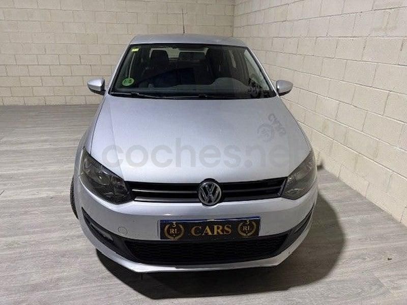 Usado VW Polo Advance 70 CV (51 kW) 2011 Gris / plata Berlina