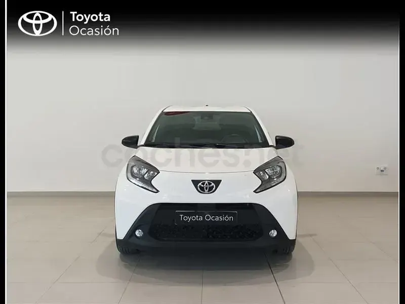 Usado Toyota Aygo X Play 72 CV (52 kW) 2024 Blanco SUV