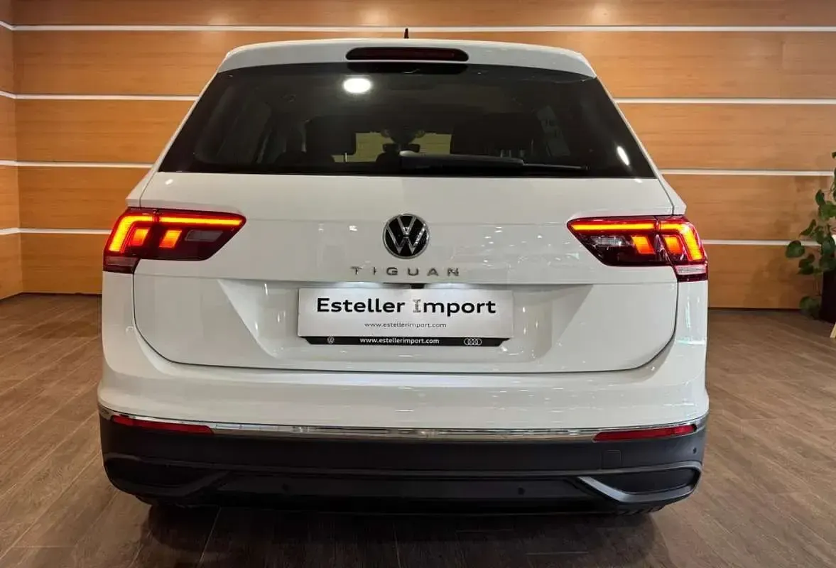 Usado VW Tiguan Life 150 HP (110 kW) 2023 Branco SUV