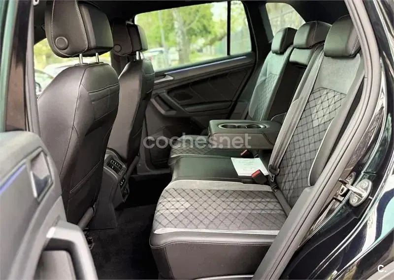 Usado VW Tiguan R-line 150 CV (110 kW) 2022 Negro SUV