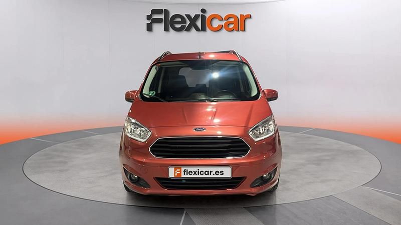 Usado Ford Tourneo Courier Titanium 102 CV (75 kW) 2016 Granate Monovolumen