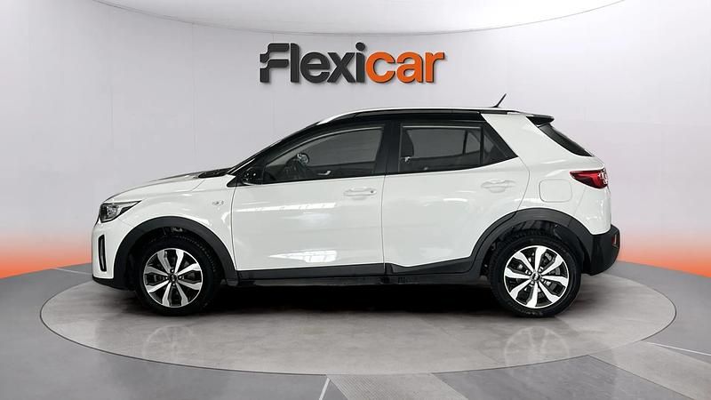 Usado Kia Stonic 84 HP (61 kW) 2021 Branco SUV